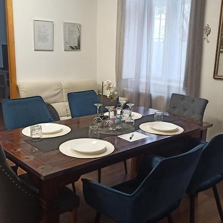 Varalja Apartman 塔塔 外观 照片