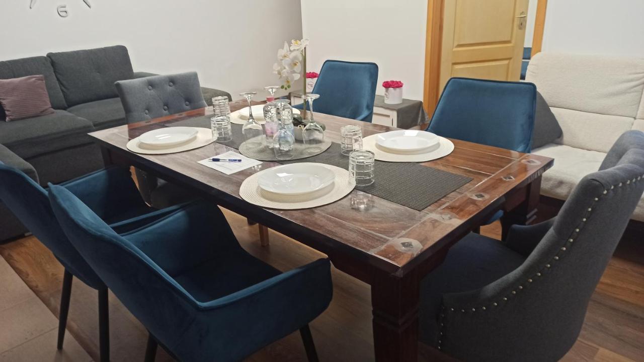 Varalja Apartman 塔塔 外观 照片