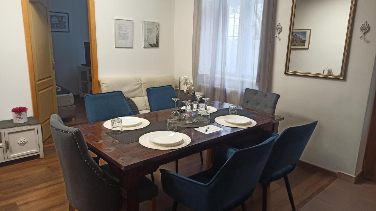 Varalja Apartman 塔塔 外观 照片