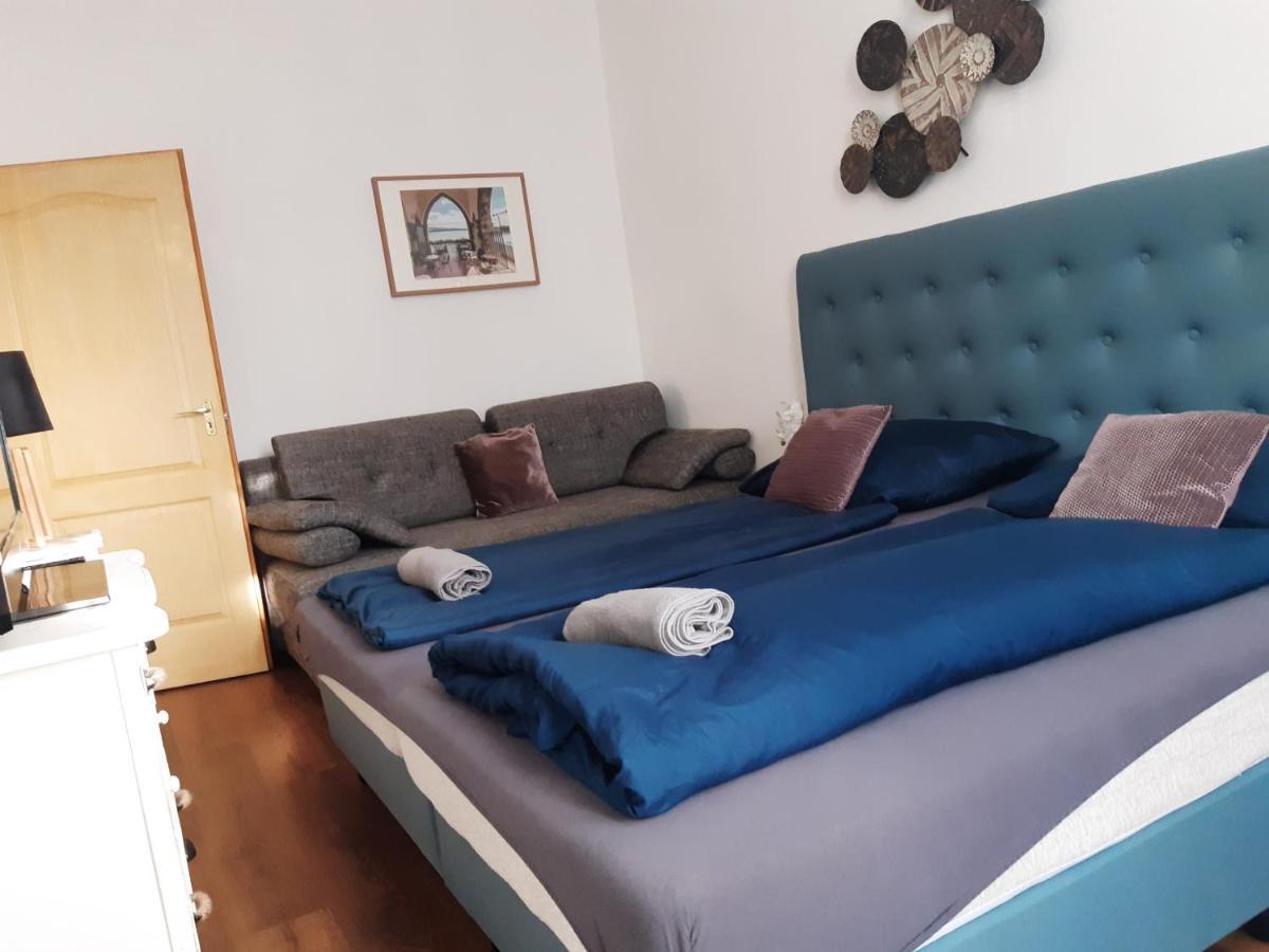 Varalja Apartman 塔塔 外观 照片