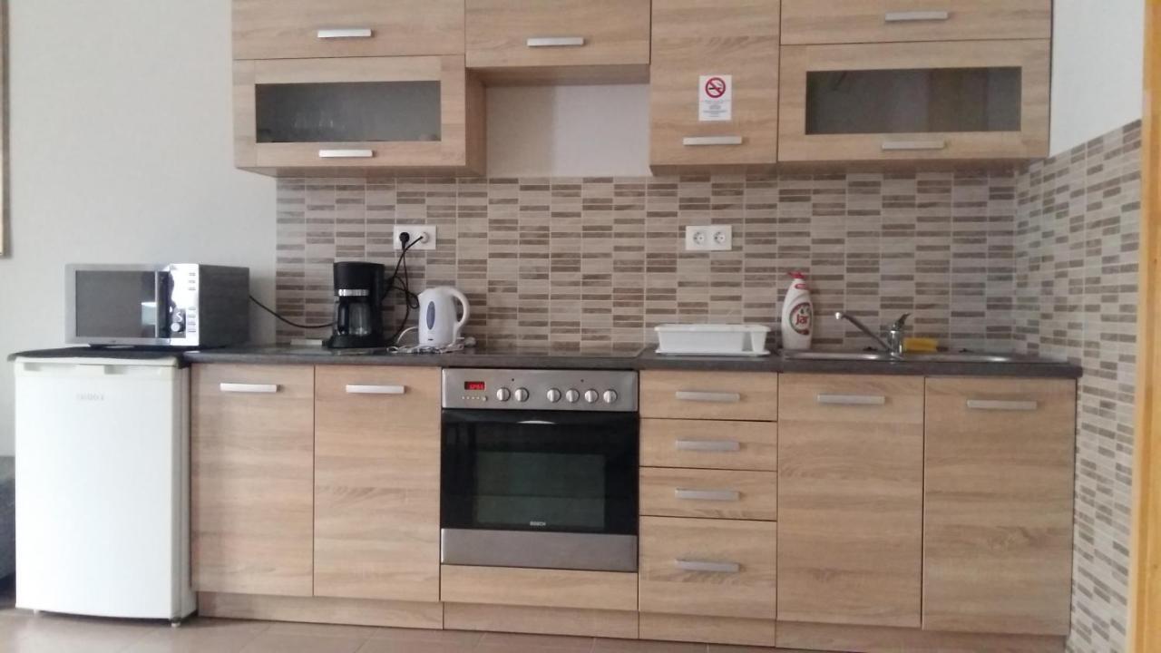 Varalja Apartman 塔塔 外观 照片
